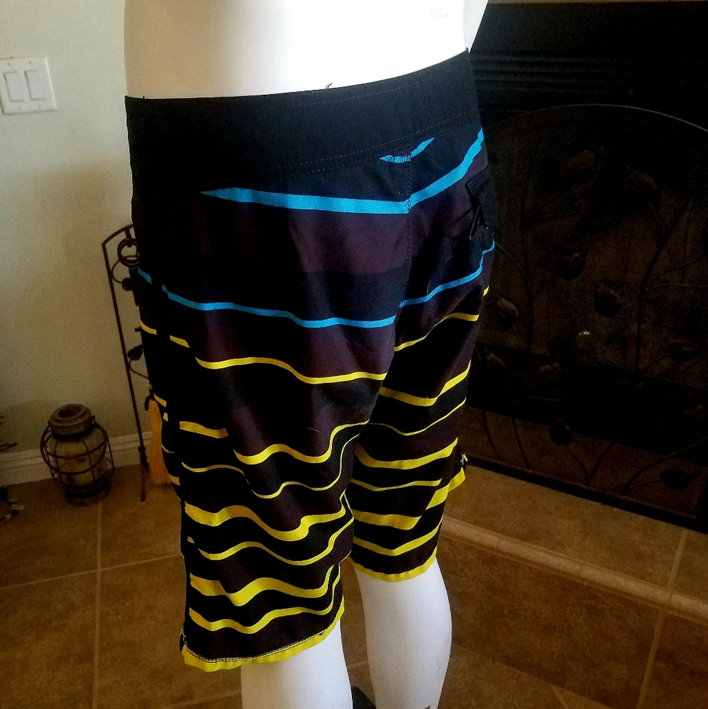 Billabong Platinum Quad Stretch Board Shorts - Picture 7 of 13